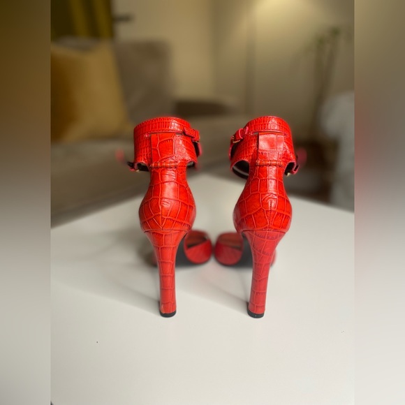 The red Queen 😍 - Picture 5 of 11